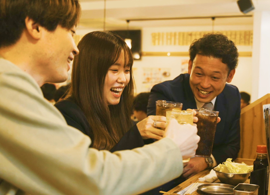 乾杯を楽しむお客様